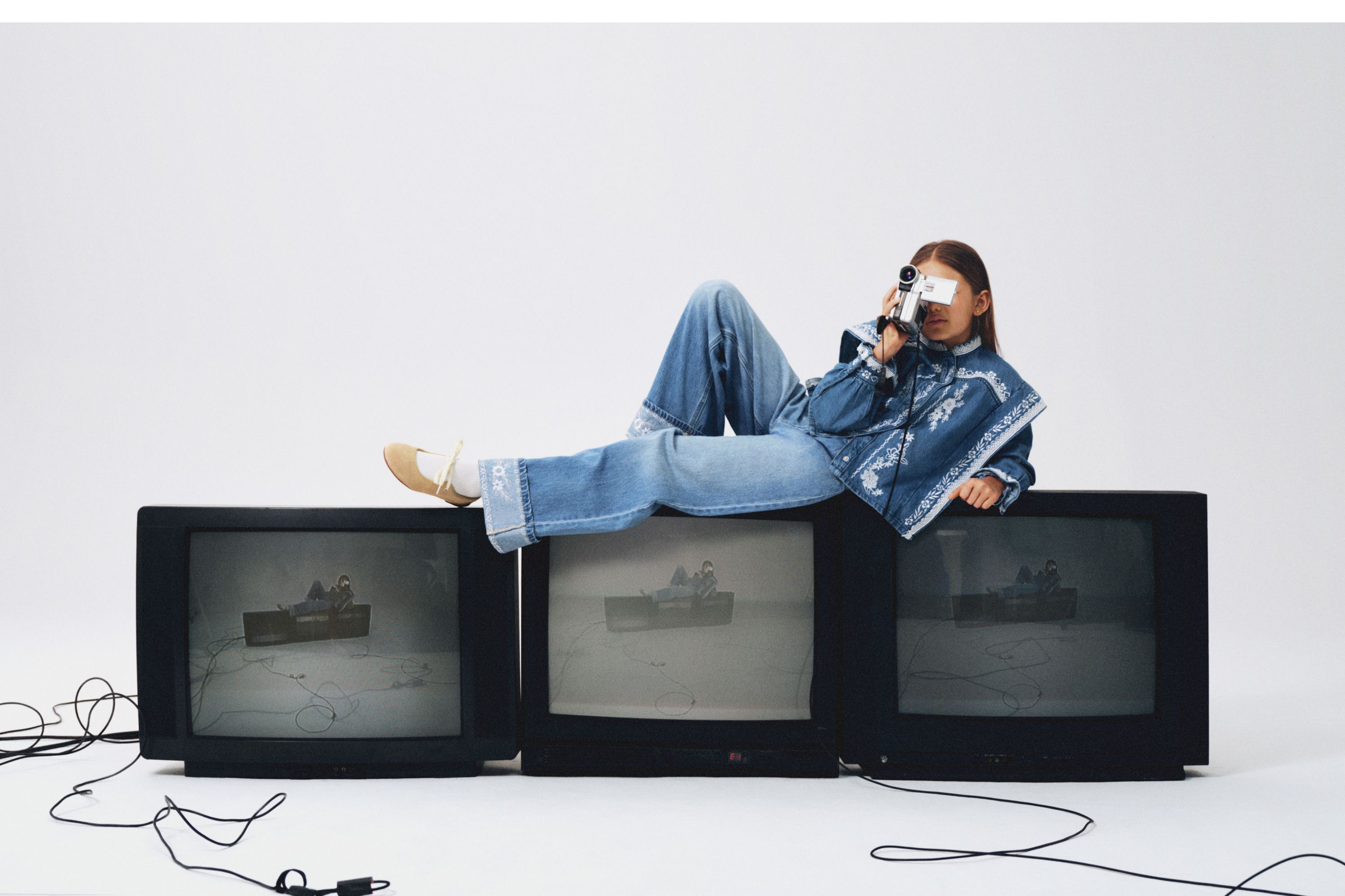 03_desktop_BTS.jpg