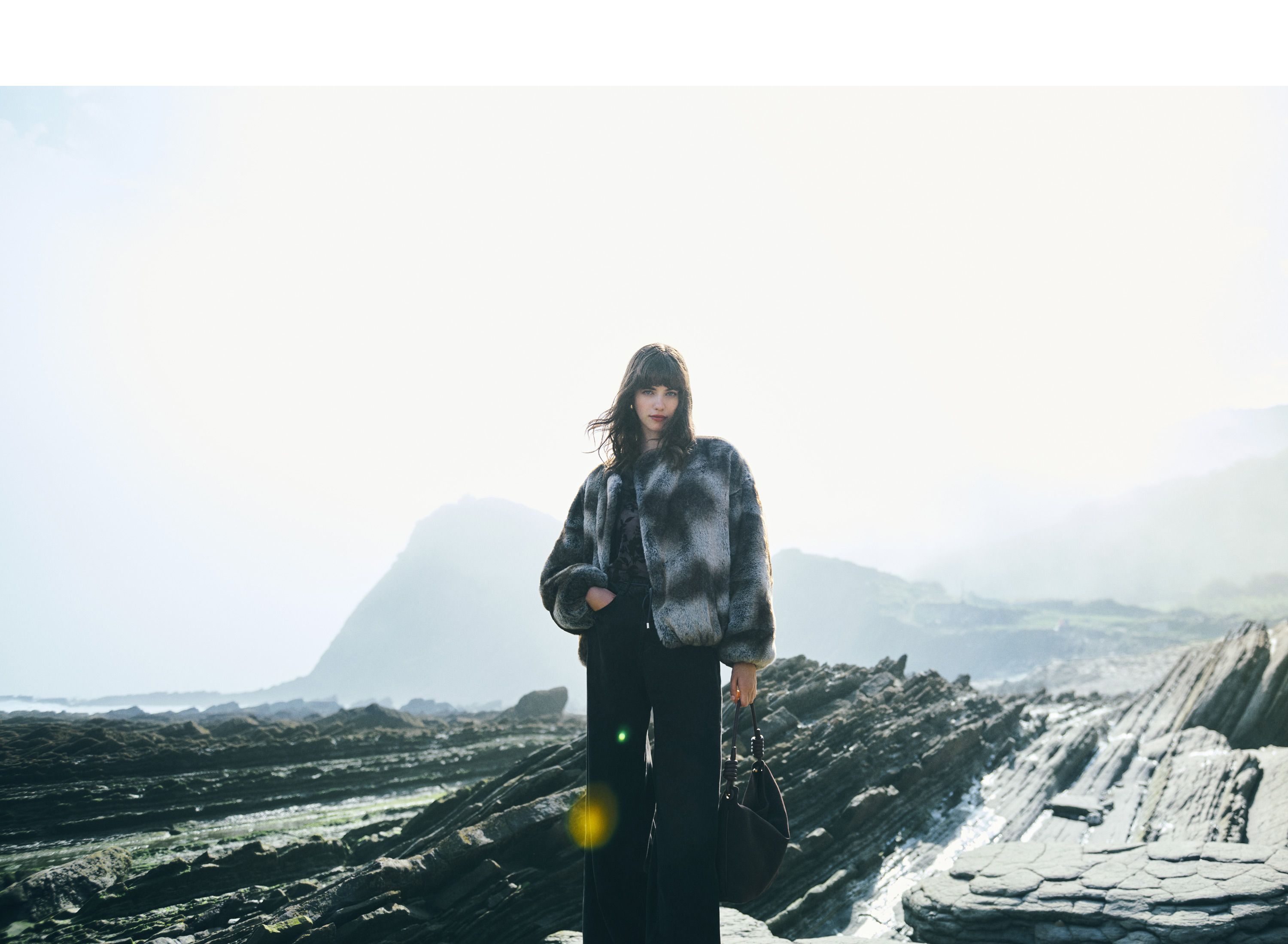 10_WOMAN_layers_time_desktop.jpg