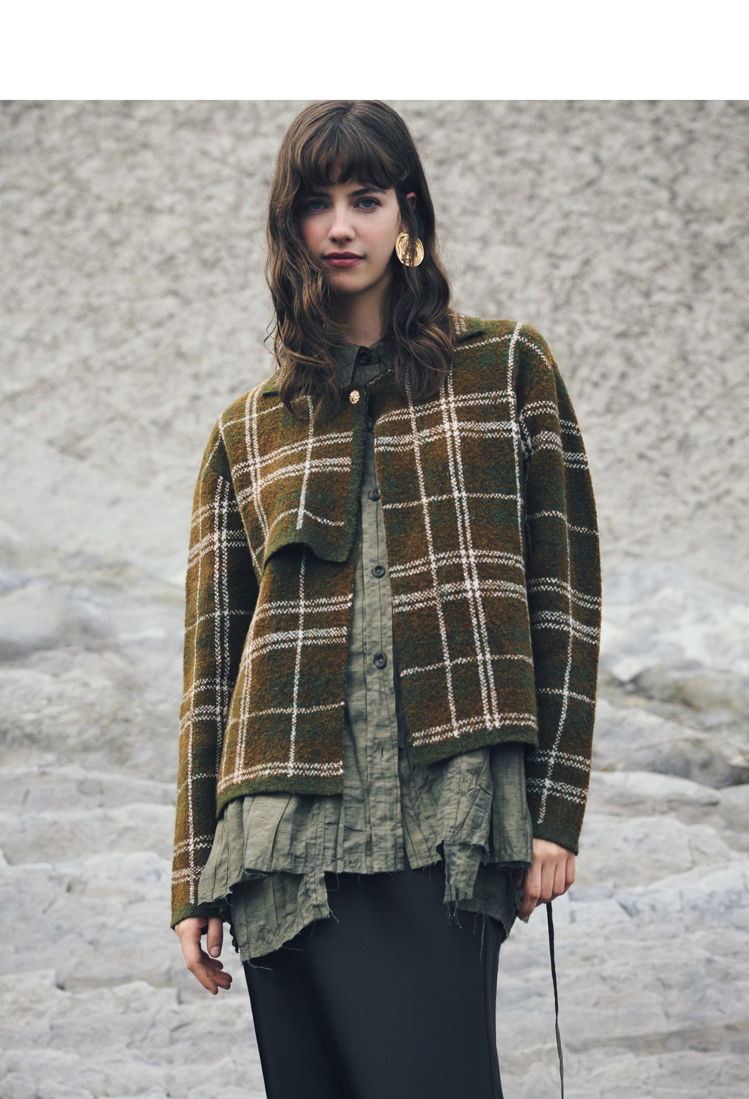 15_WOMAN_layers_time_mobile.jpg