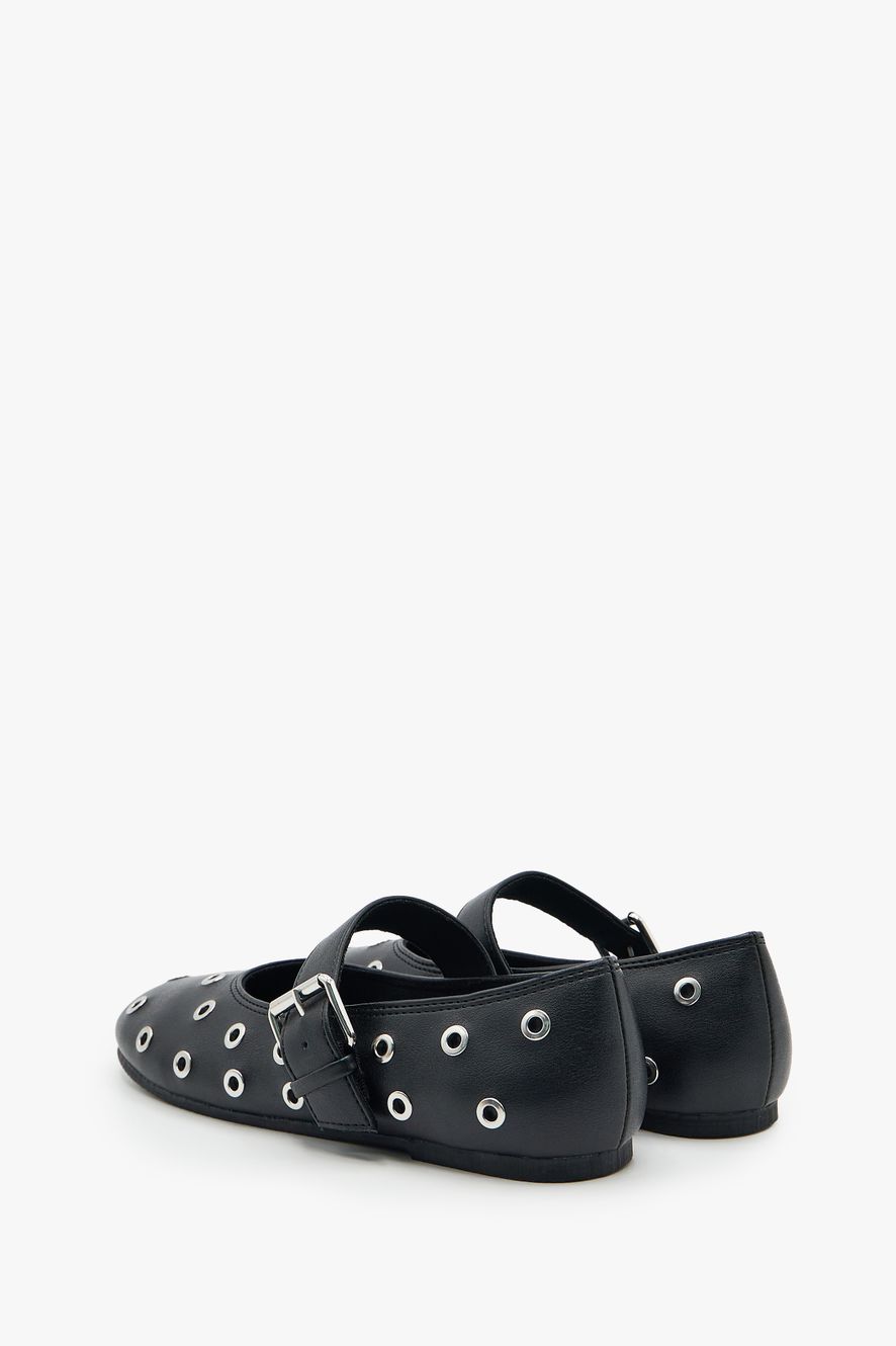 БАЛЕТКИ С МЕТАЛЛИЧЕСКИМИ ЛЮВЕРСАМИ