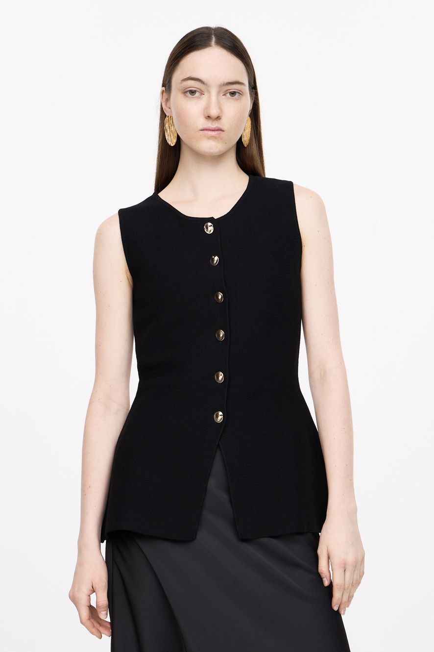 ТРИКОТАЖНЫЙ ЖИЛЕТ